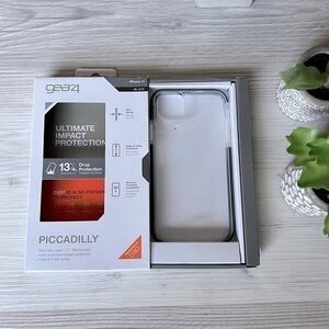 GEAR4 piccadilly black & clear iPhone 11 case EUC